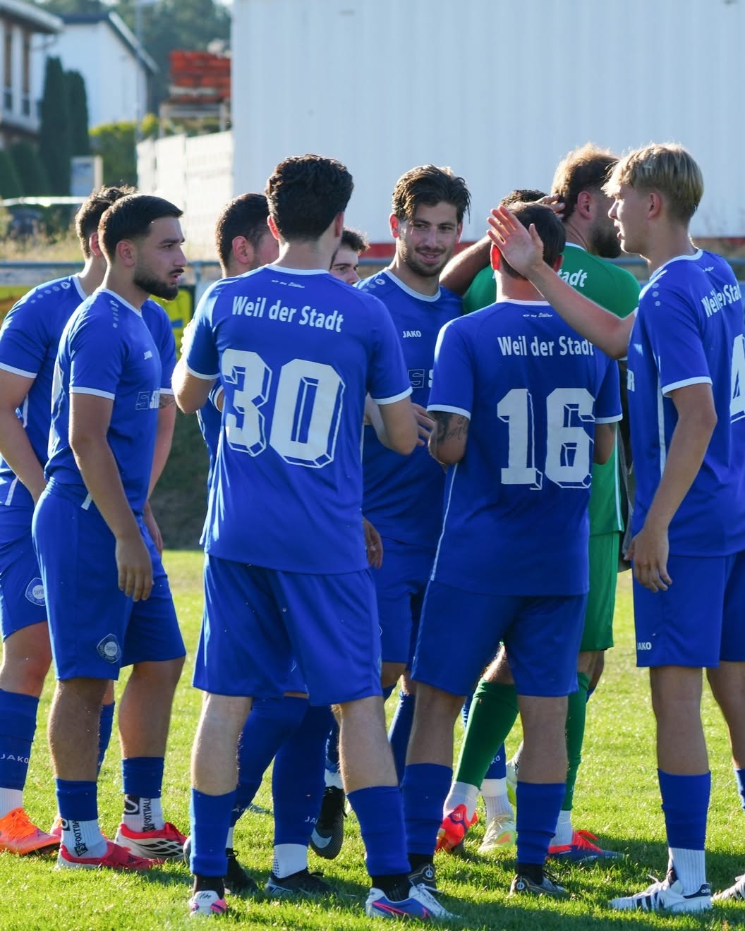 Testspiel beim SV Neuhausen: Mannschaftskreis der Spvgg
